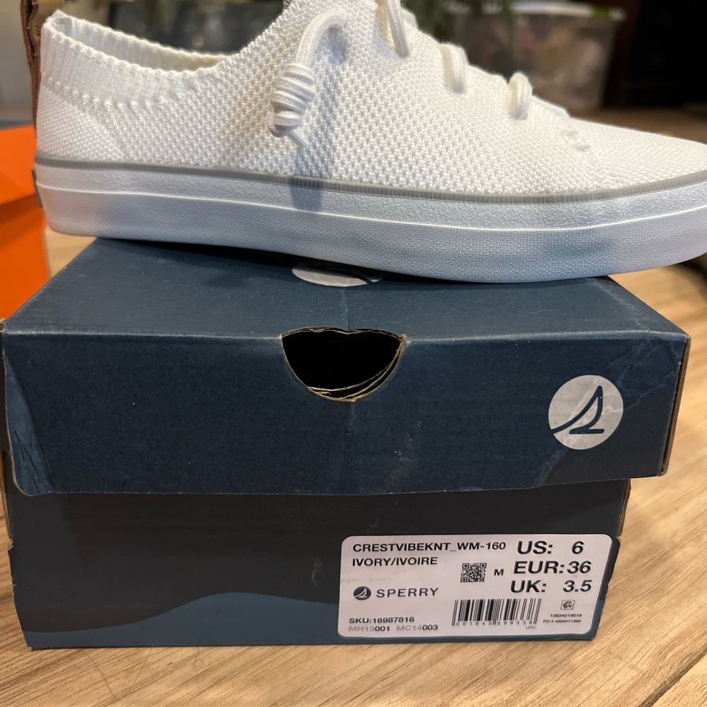 Sperry Women’s Crest Vibe Knit Brand New Sneakers